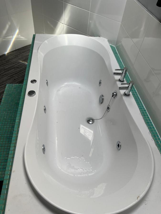 Boutique Blackpool 2 Bed Grey Apartment Sleeps 10 Kültér fotó